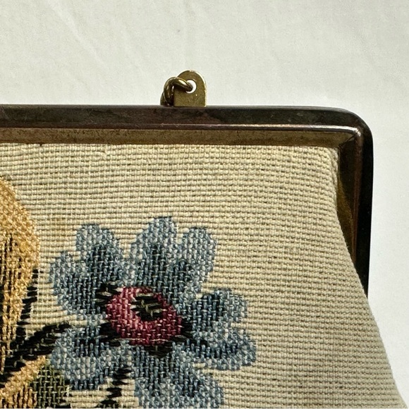 Verdi Mid-Century Vintage Floral Embroidered Bag GUC w/ Gold Tone Chain - Picture 8 of 14